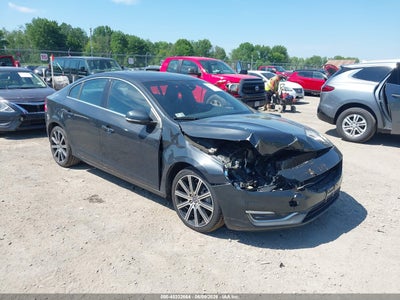 2015 VOLVO S60 T6 PLATINUM
