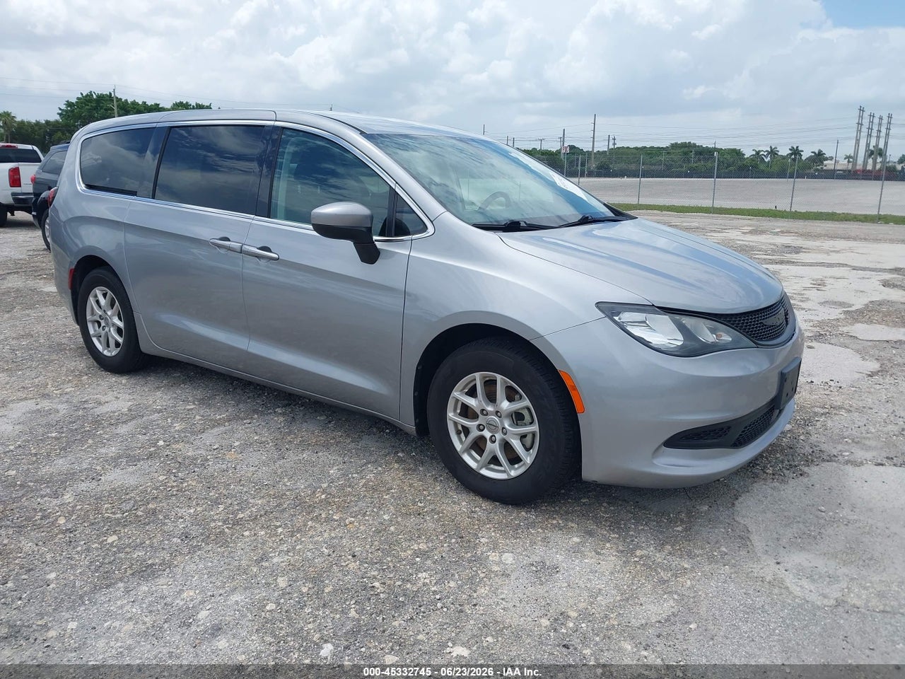2C4RC1CG2MR****** · 2021 CHRYSLER VOYAGER LX