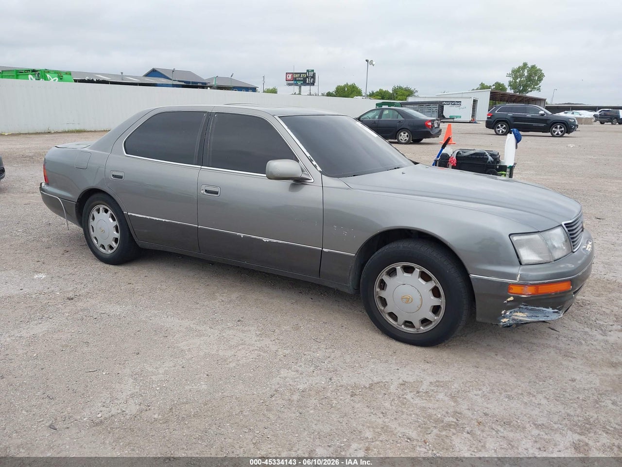 JT8BH28F4V0****** · 1997 LEXUS LS 400