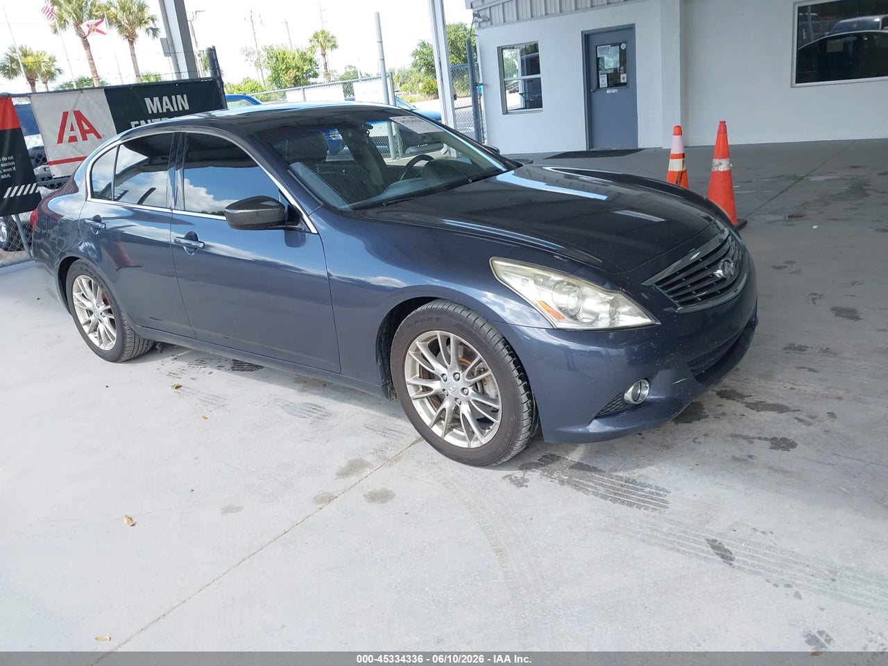 JN1CV6AP5BM****** · 2011 INFINITI G37 JOURNEY