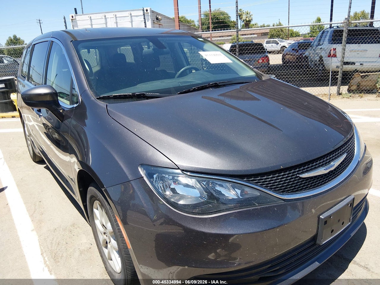 2C4RC1CG6LR****** · 2020 CHRYSLER VOYAGER LX