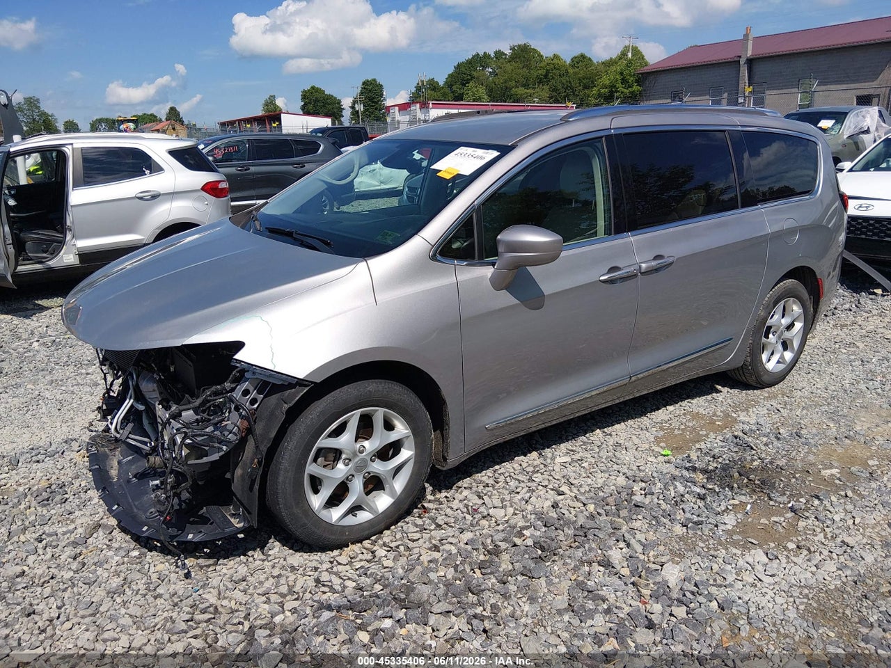2017 CHRYSLER PACIFICA TOURING-L PLUS · 2/11