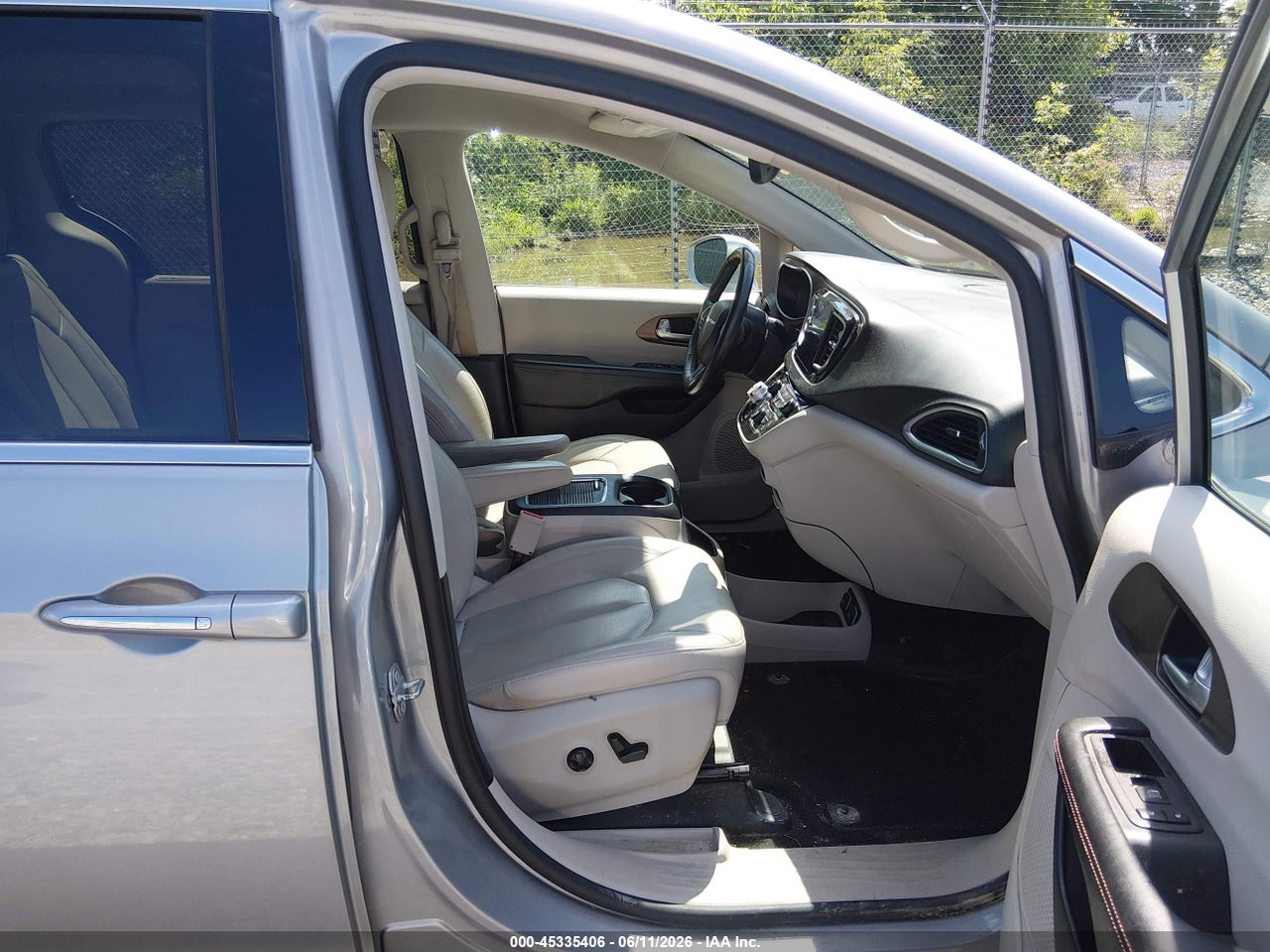 2017 CHRYSLER PACIFICA TOURING-L PLUS · 5/11