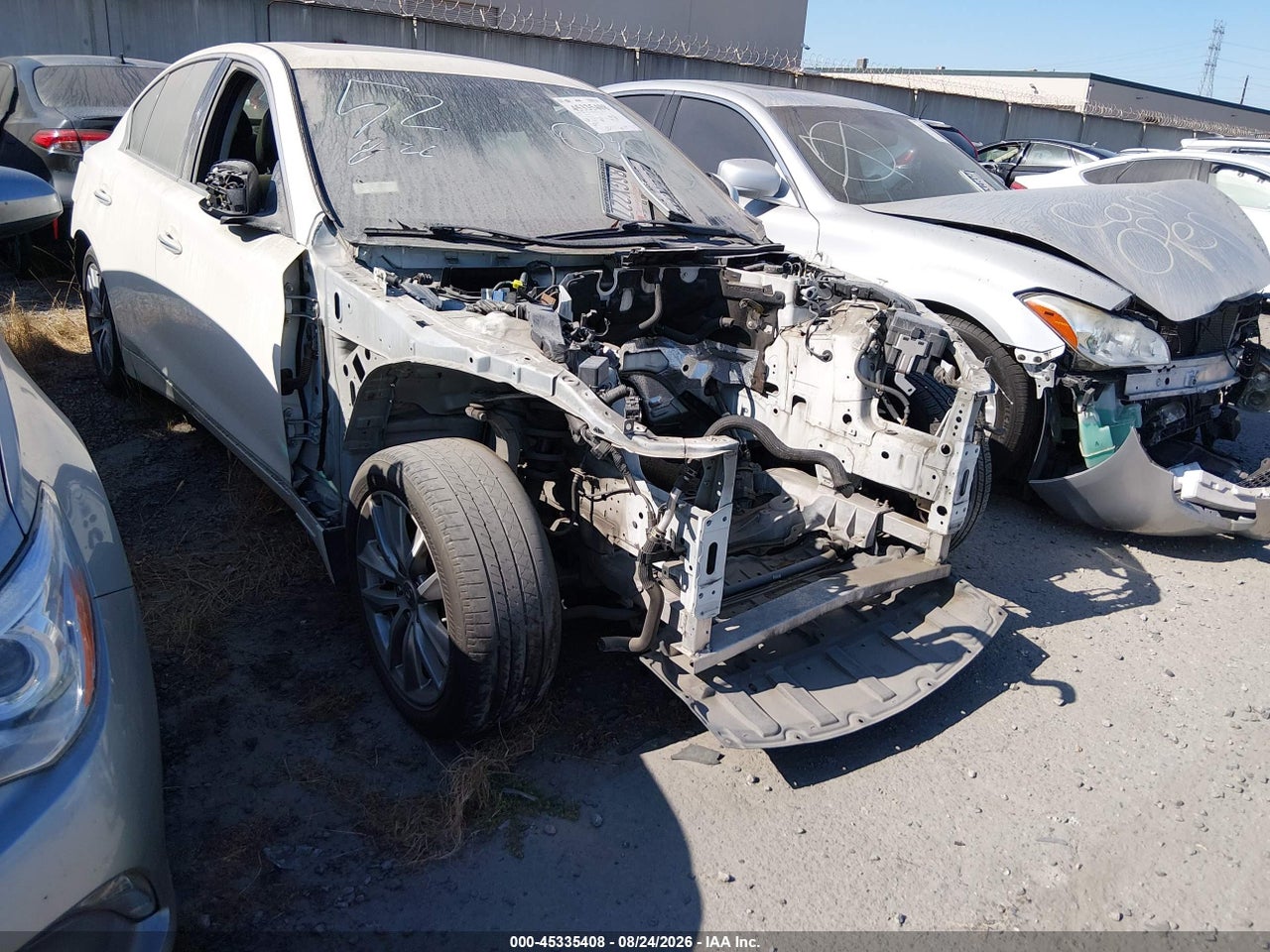 JN1EV7APXGM****** · 2016 INFINITI Q50 3.0T PREMIUM