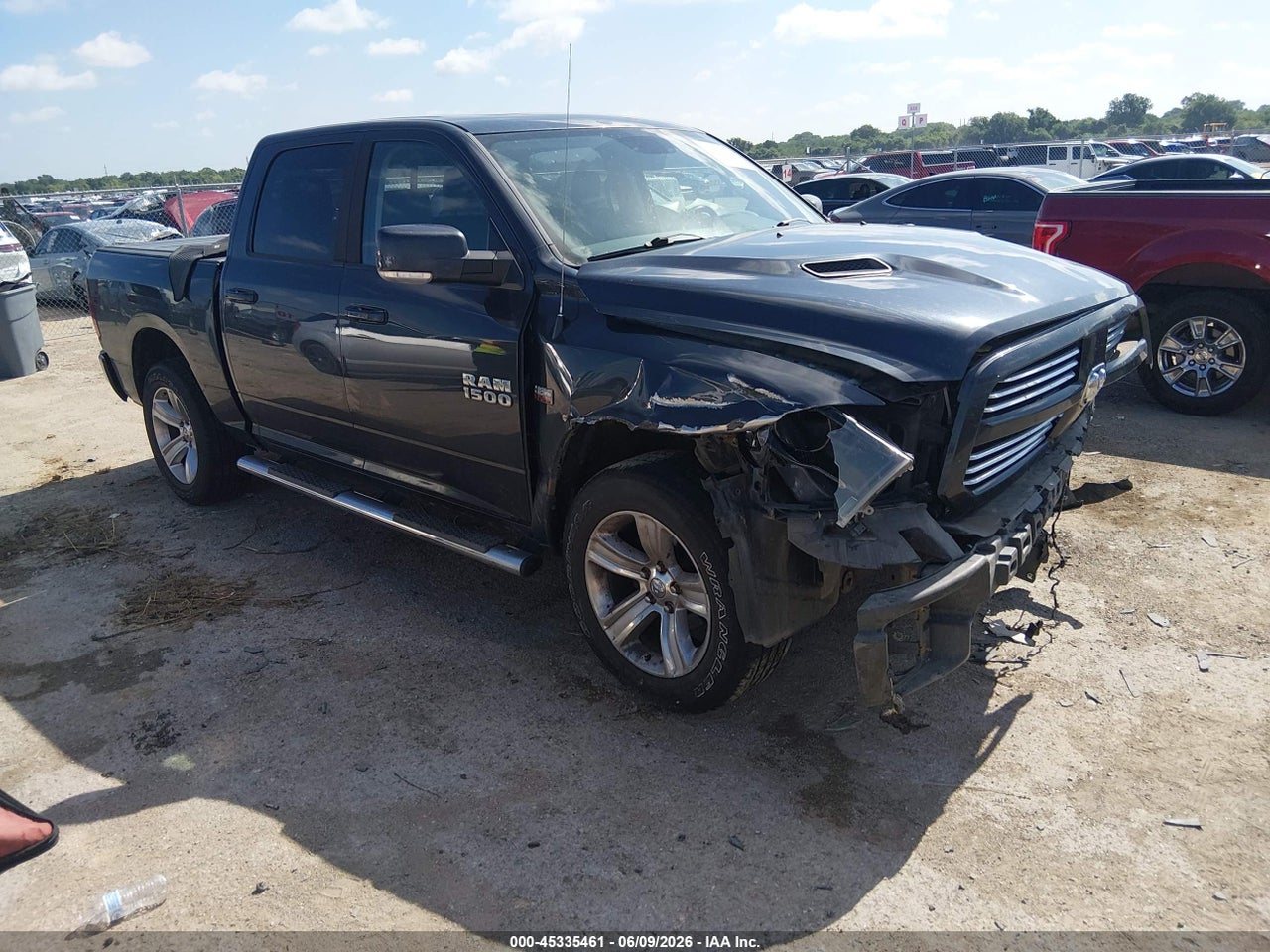 1C6RR7MT8FS****** · 2015 RAM 1500 SPORT