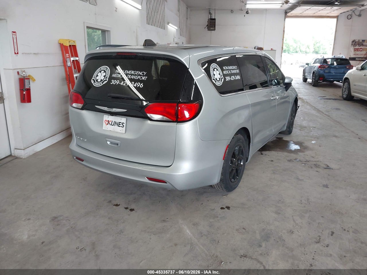 2023 CHRYSLER VOYAGER LX · 4/11