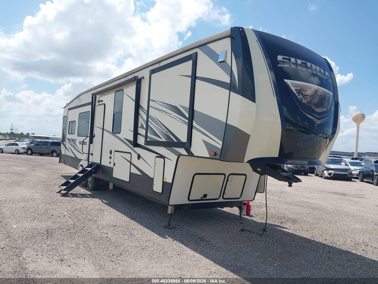 4X4FSEN25LJ****** · 2020 FOREST RIVER SIERRA