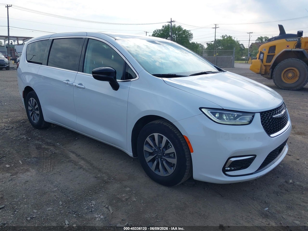 2C4RC1S75RR****** · 2024 CHRYSLER PACIFICA HYBRID SELECT