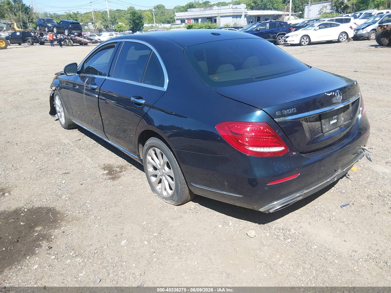 2017 MERCEDES-BENZ E 300   · 3/11