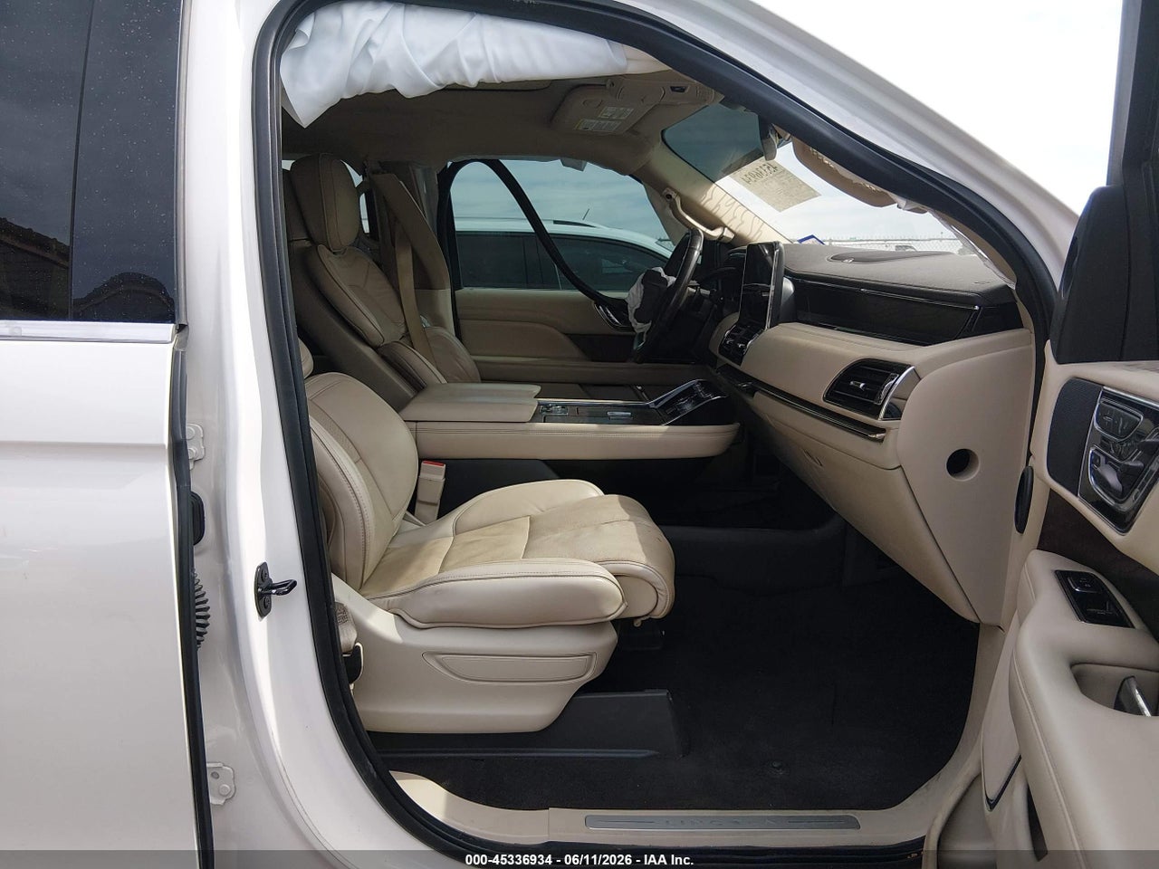 2019 LINCOLN NAVIGATOR SELECT · 5/11