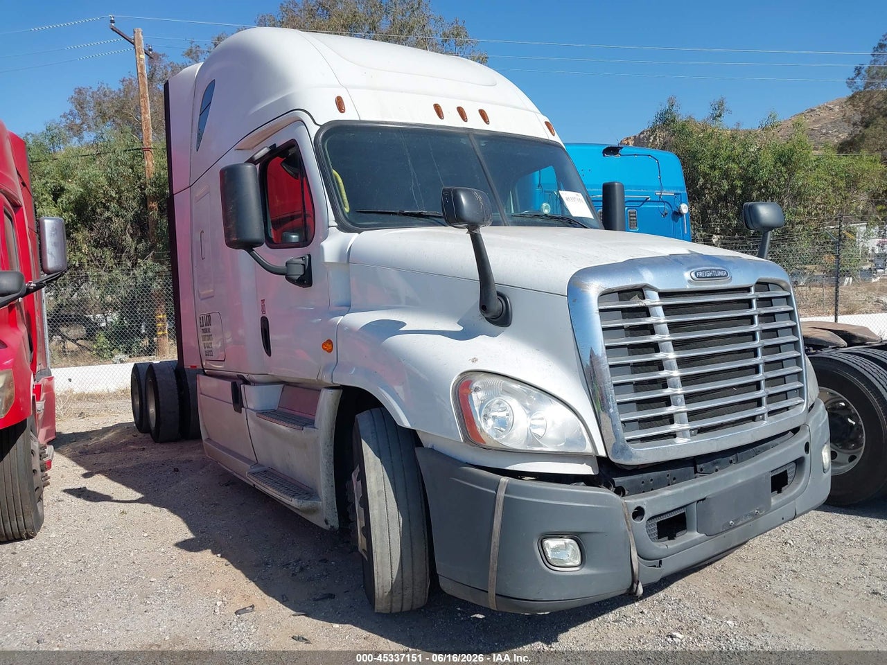 3AKNGLDR9JS****** · 2018 FREIGHTLINER CASCADIA 125