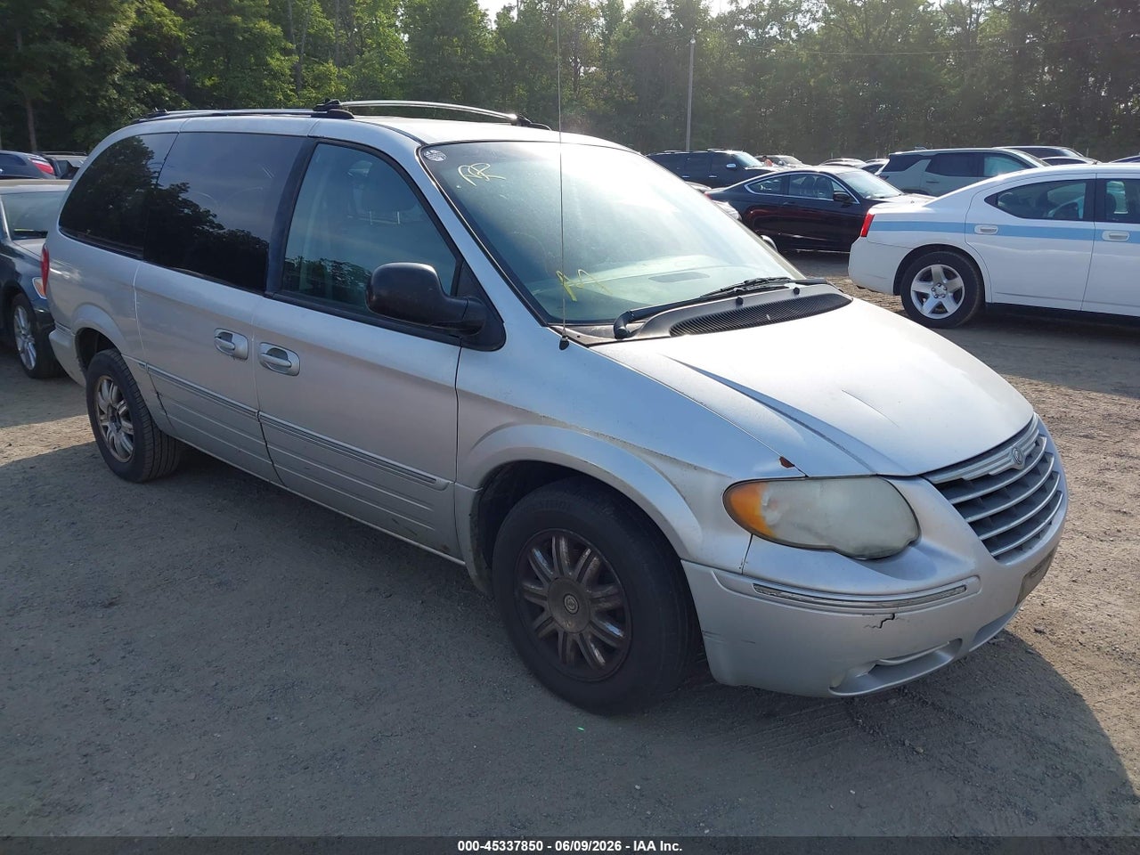 2C8GP64L35R****** · 2005 CHRYSLER TOWN &amp; COUNTRY LIMITED