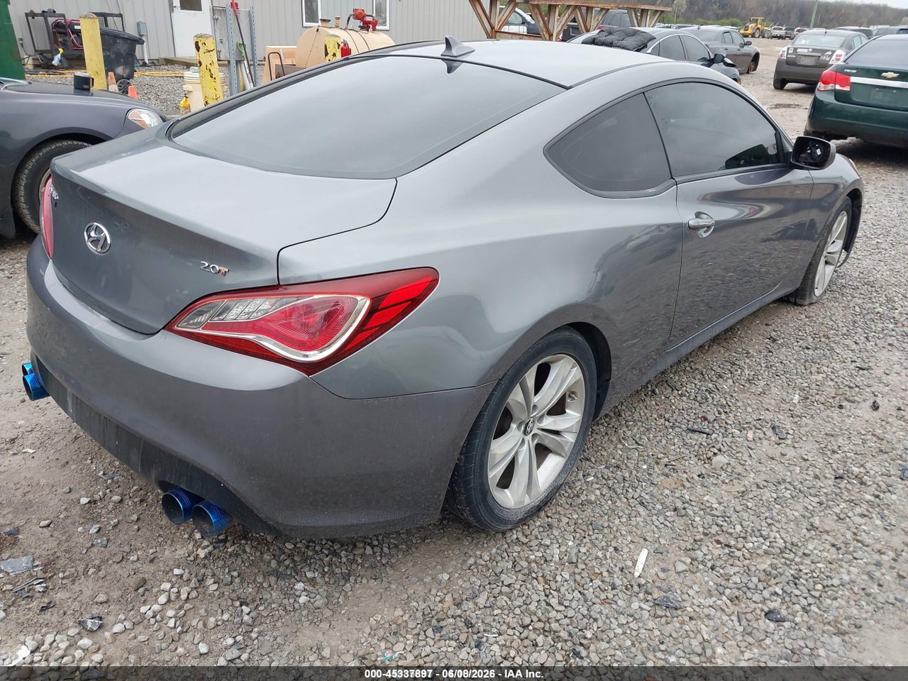 2011 HYUNDAI GENESIS 2.0T · 4/8