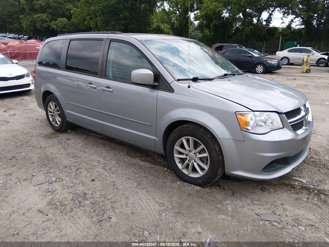 2C4RDGCG7FR****** · 2015 DODGE GRAND CARAVAN SXT