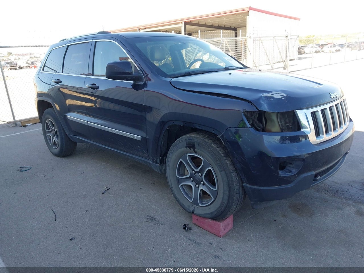 1J4RR4GG4BC****** · 2011 JEEP GRAND CHEROKEE LAREDO