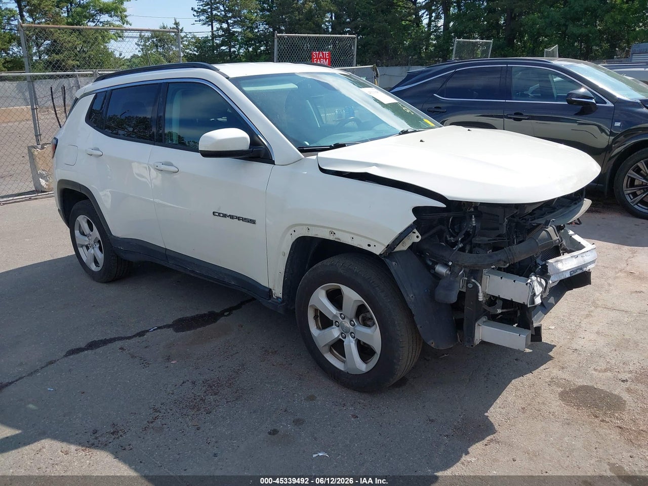 3C4NJDBB6KT****** · 2019 JEEP COMPASS LATITUDE 4X4