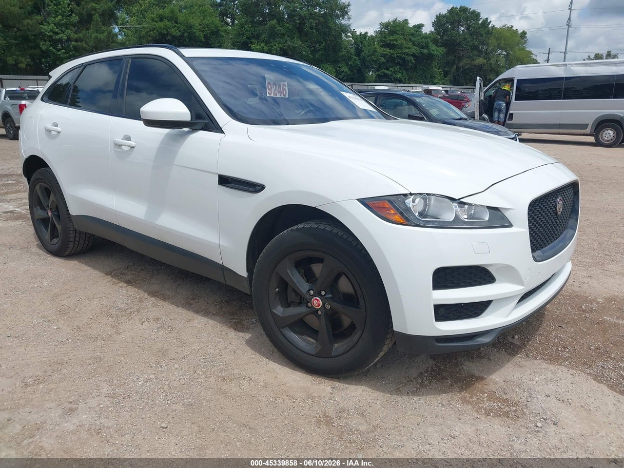 SADCK2BV6HA****** · 2017 JAGUAR F-PACE 35T PRESTIGE