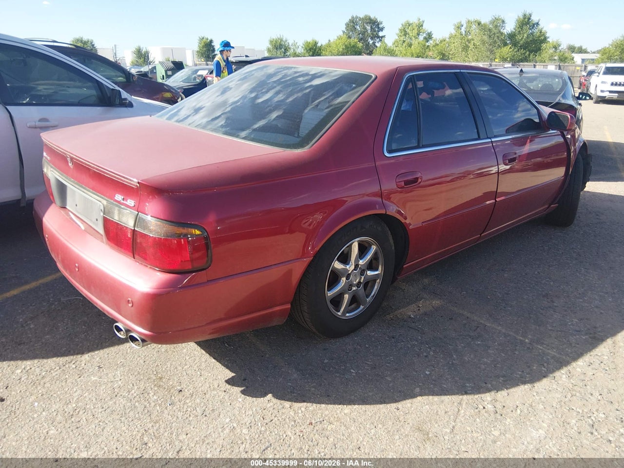2002 CADILLAC SEVILLE SLS · 4/10