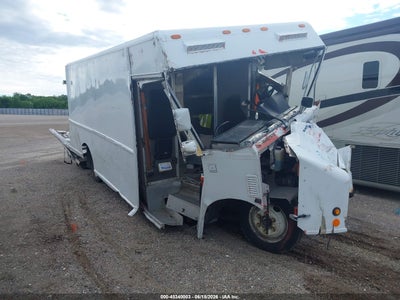 2009 FREIGHTLINER CHASSIS M LINE WALK-IN VAN