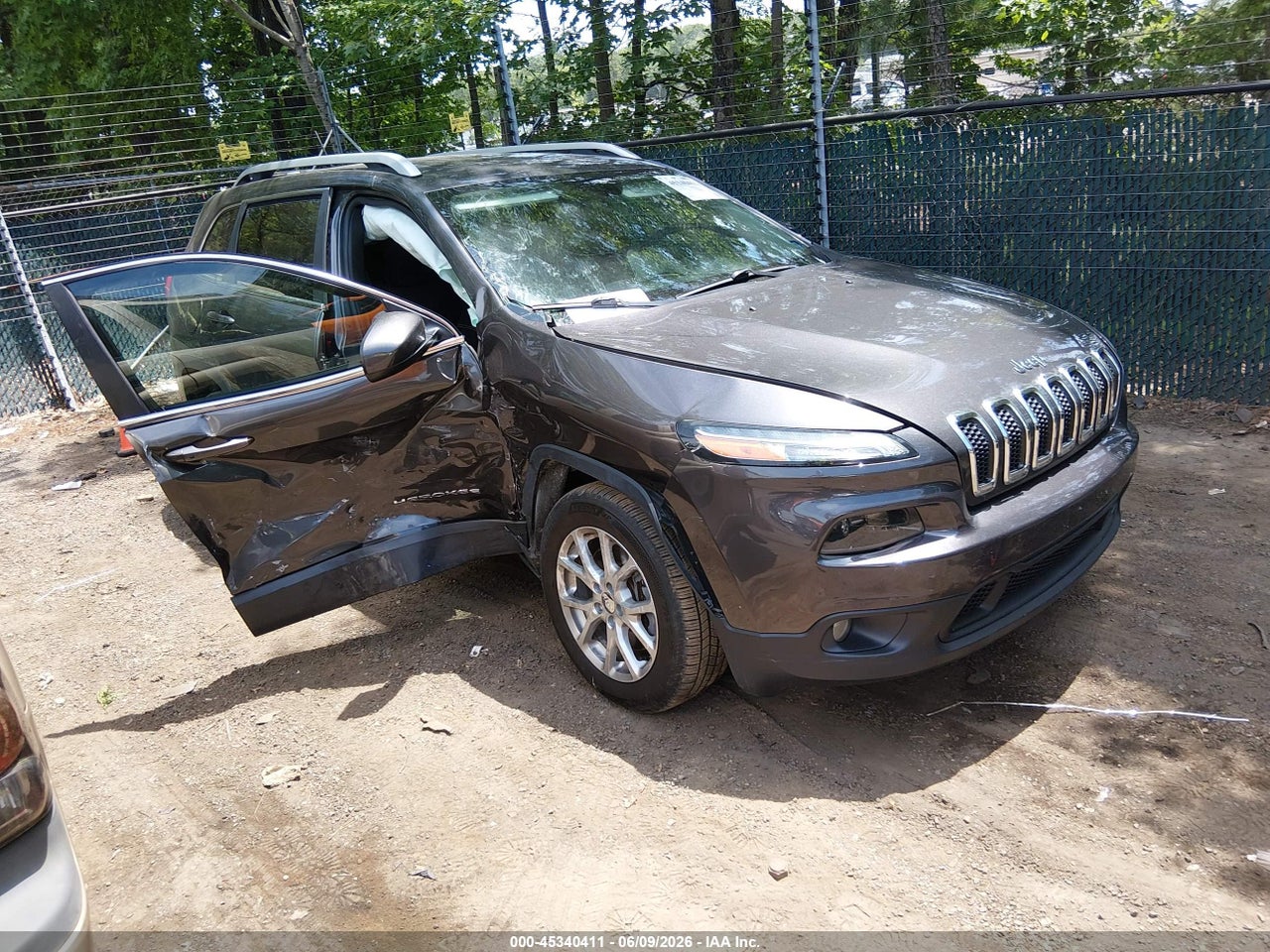 1C4PJMCS5FW****** · 2015 JEEP CHEROKEE LATITUDE
