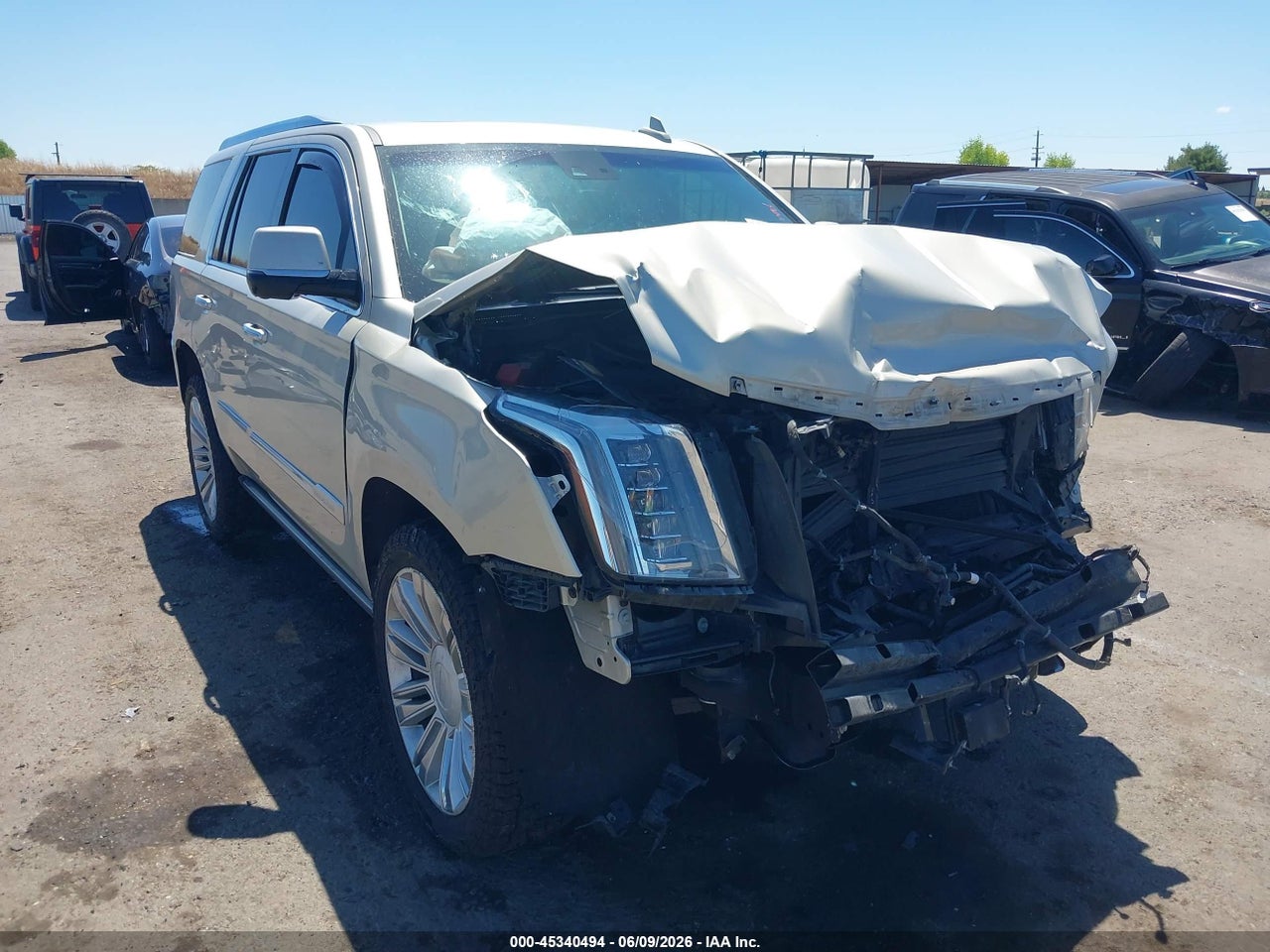 1GYS4DKJXGR****** · 2016 CADILLAC ESCALADE PLATINUM