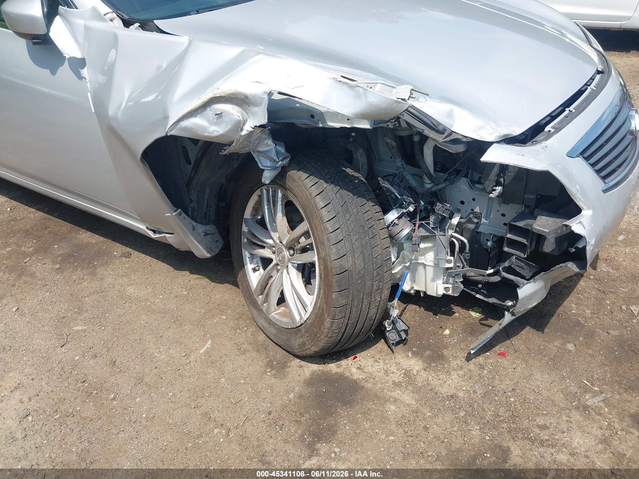 2011 INFINITI G25X   · 6/11