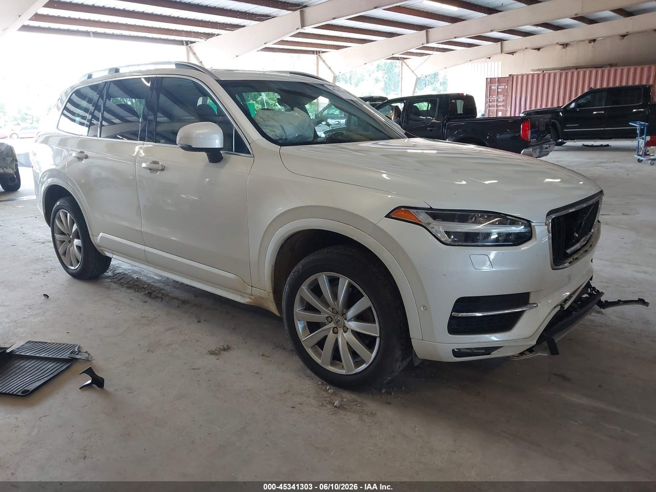 YV4A22PK6G1****** · 2016 VOLVO XC90 T6 MOMENTUM