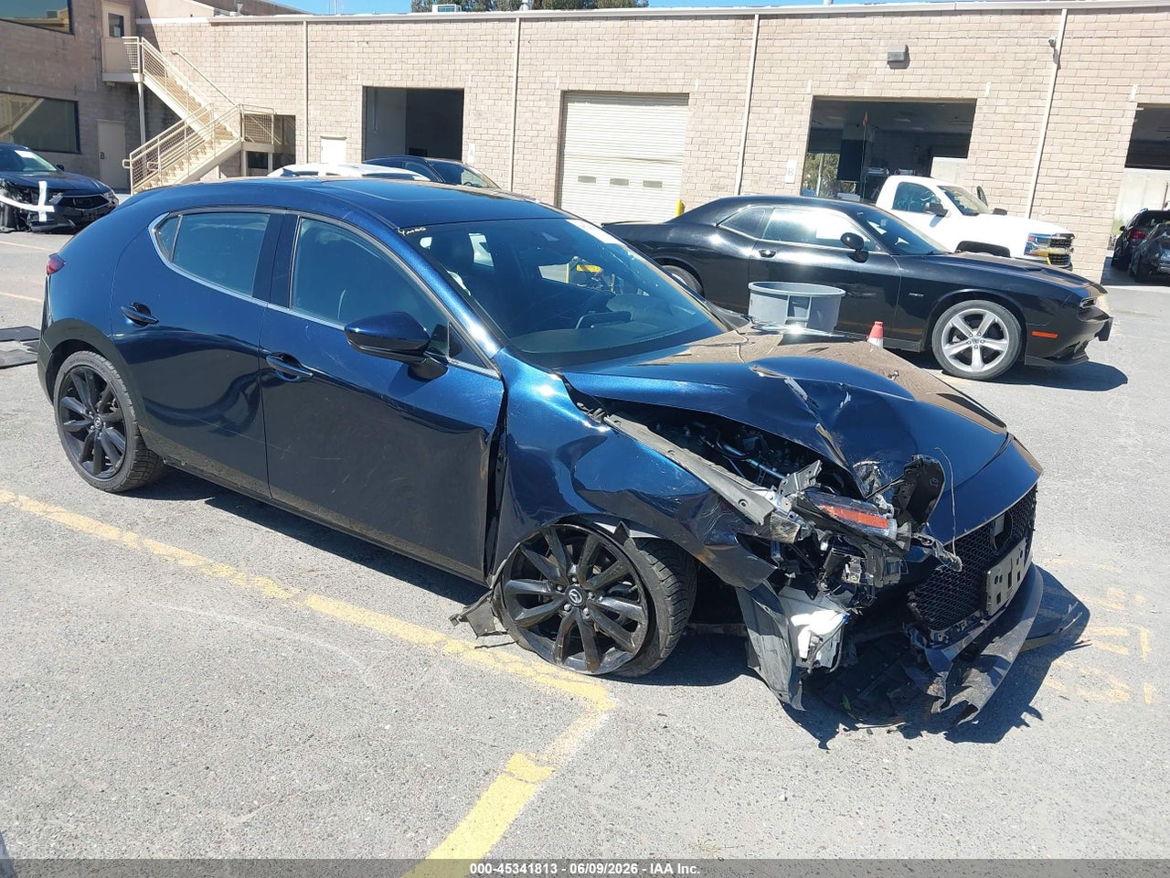 JM1BPBNM0K1****** · 2019 MAZDA MAZDA3 PREMIUM PACKAGE