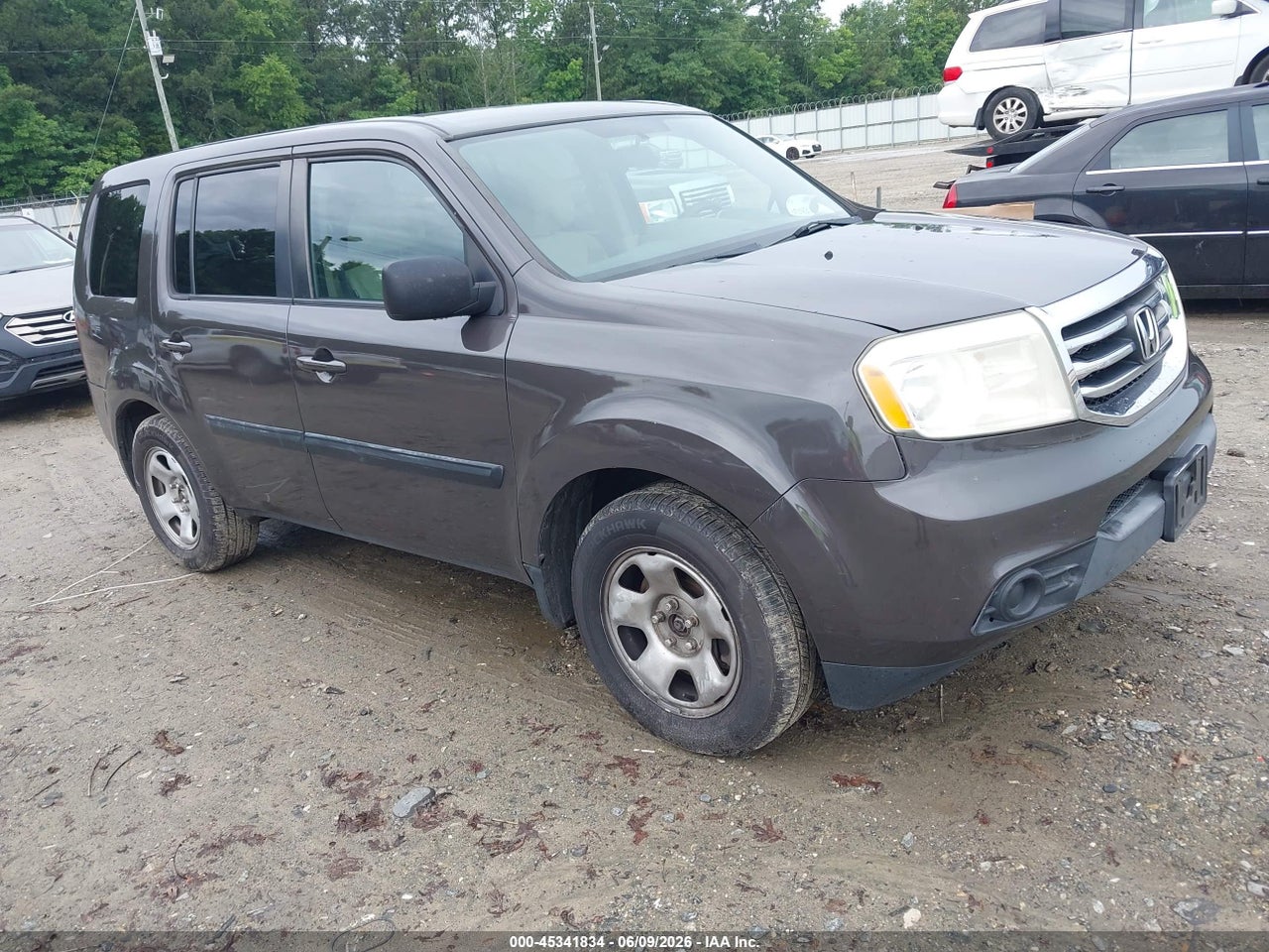 5FNYF4H27FB****** · 2015 HONDA PILOT LX