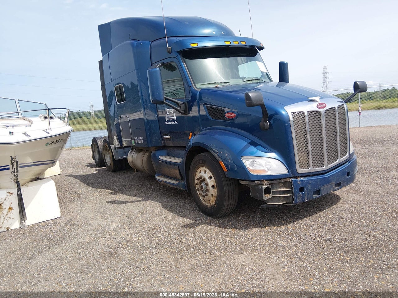 1XPBDP9X1FD****** · 2015 PETERBILT 579