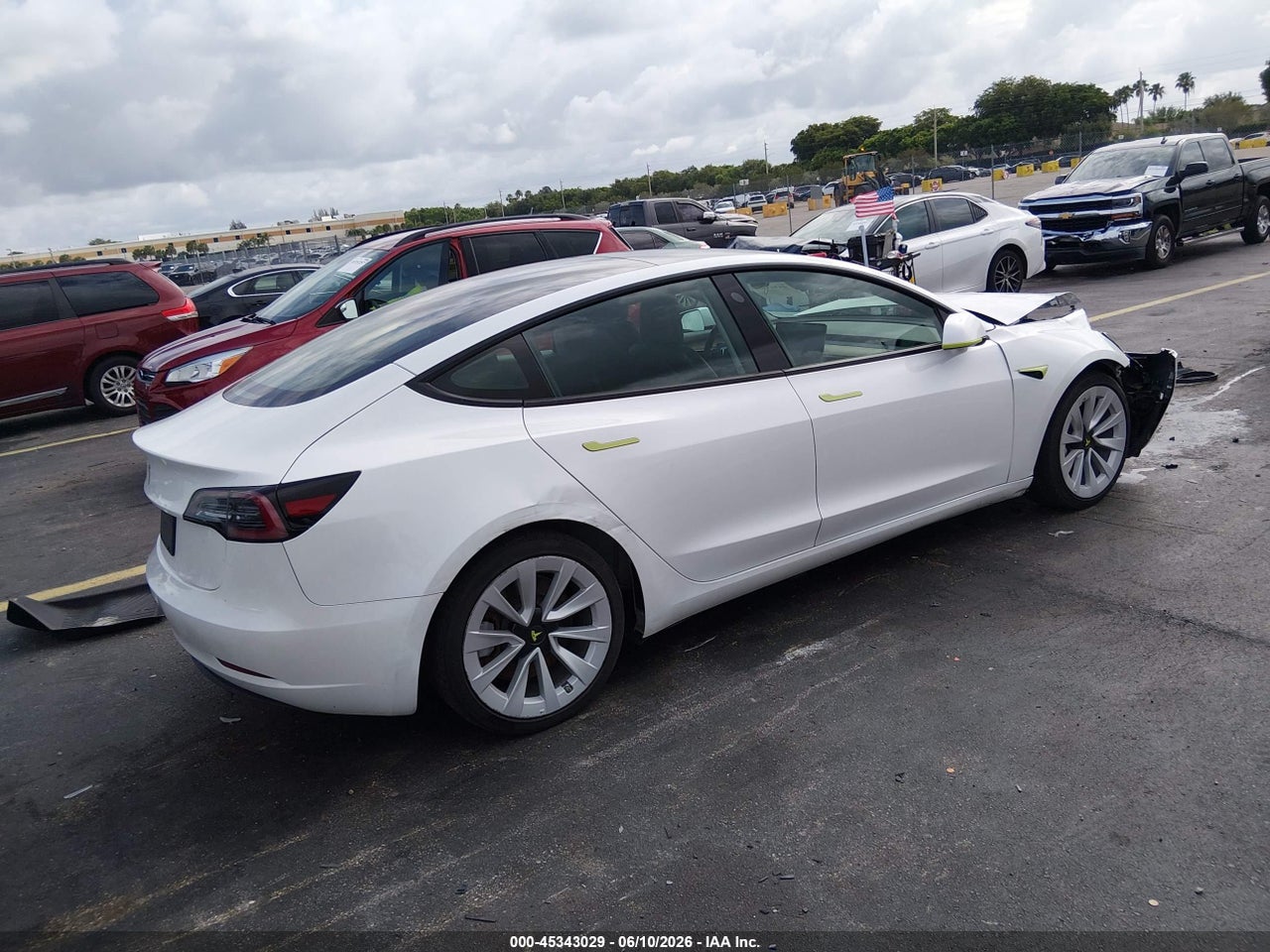 2023 TESLA MODEL 3 REAR-WHEEL DRIVE · 4/9