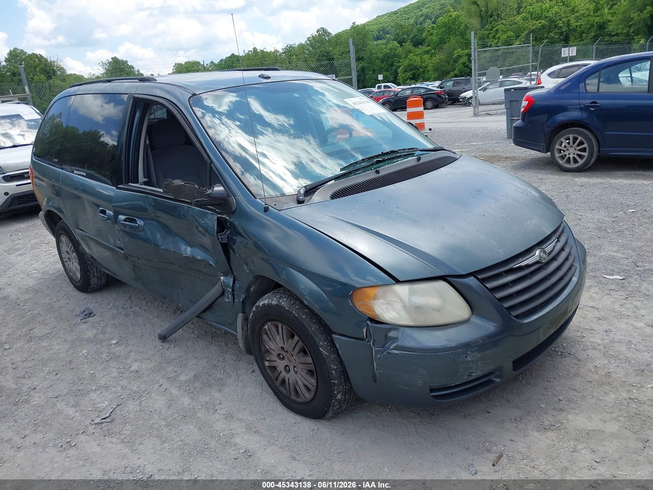 1A4GP45R86B****** · 2006 CHRYSLER TOWN &amp; COUNTRY