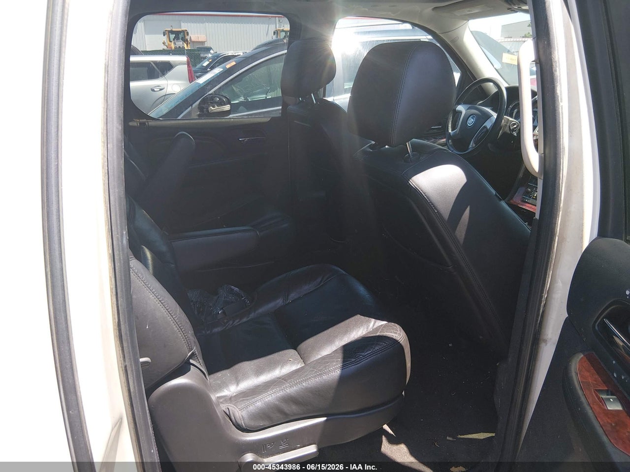 1GYS3HEF0BR****** · 2011 CADILLAC ESCALADE ESV LUXURY · 8/11