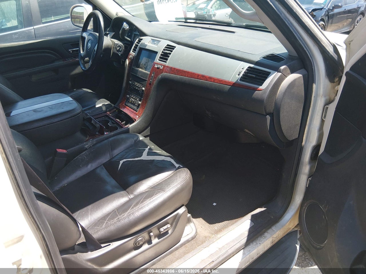 1GYS3HEF0BR****** · 2011 CADILLAC ESCALADE ESV LUXURY · 5/11