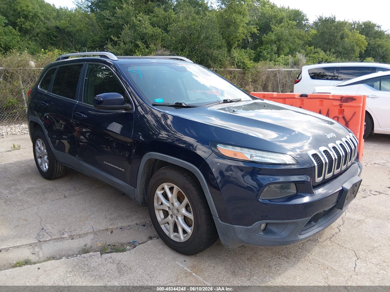 1C4PJLCB7FW****** · 2015 JEEP CHEROKEE LATITUDE