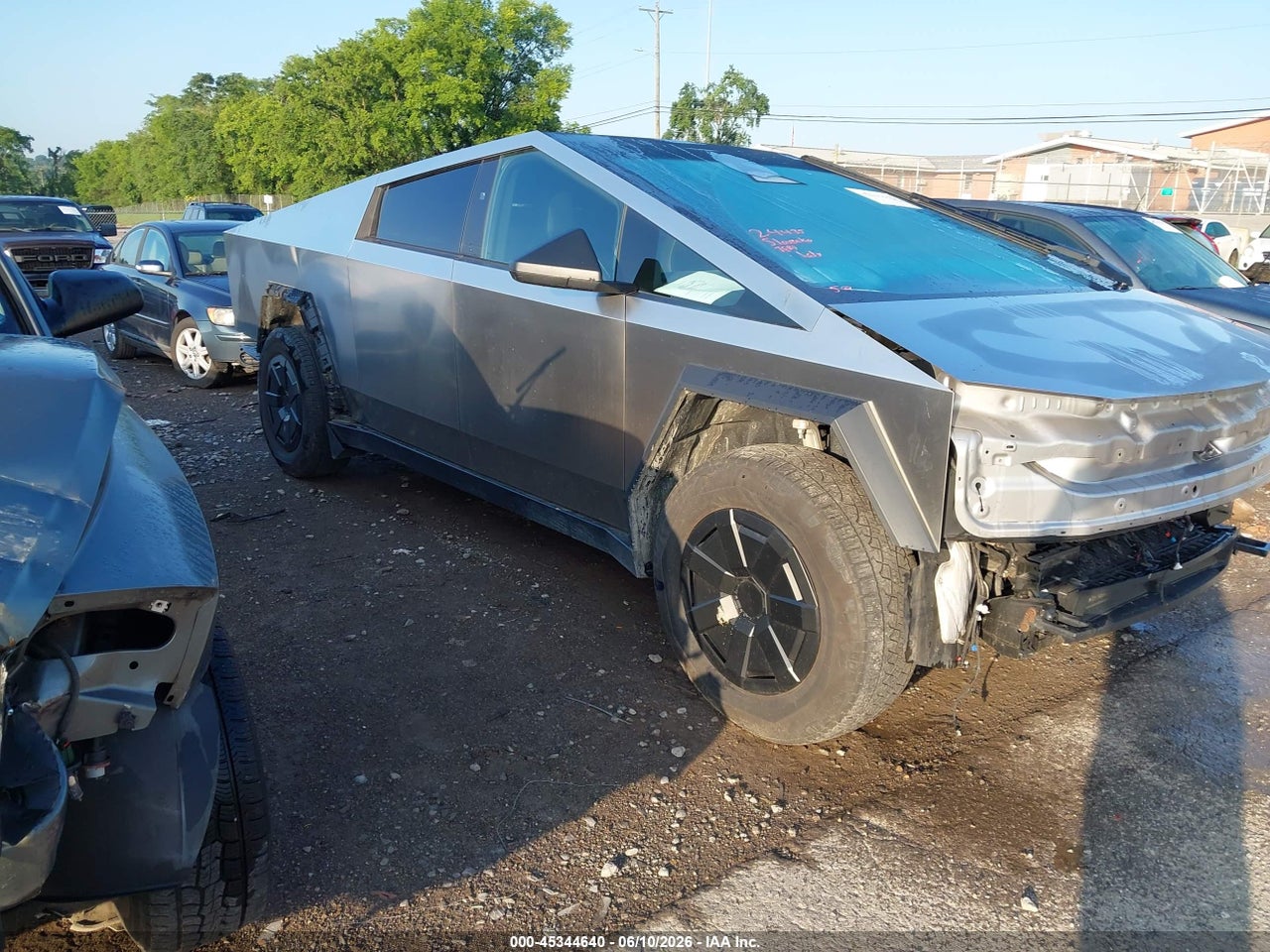 7G2CEHED5RA****** · 2024 TESLA CYBERTRUCK ALL-WHEEL DRIVE