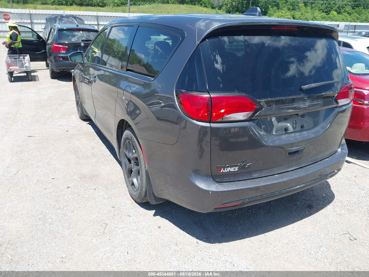 2019 CHRYSLER PACIFICA TOURING PLUS · 3/11
