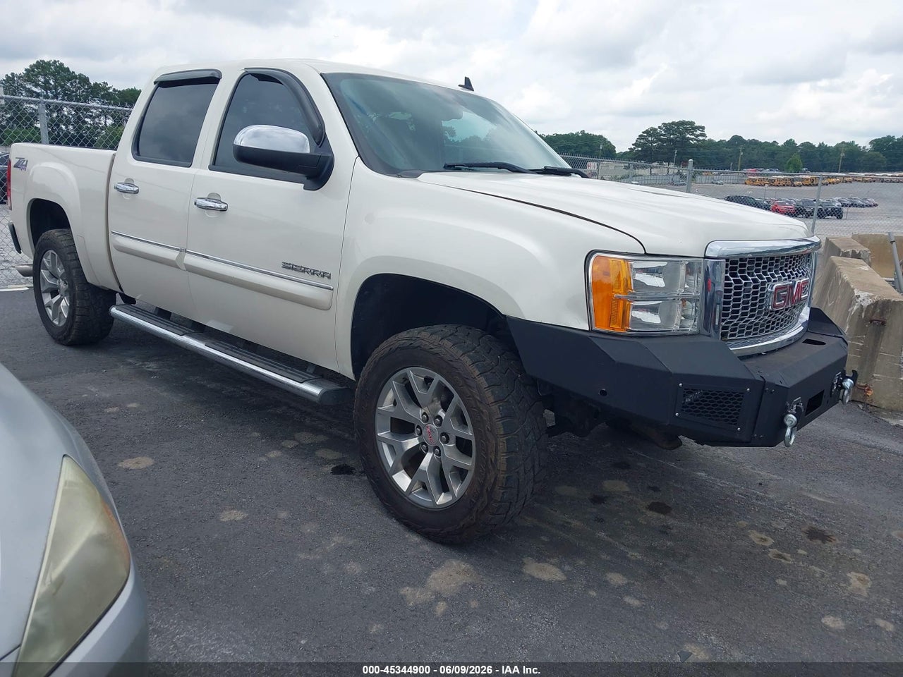3GTP2WE35BG****** · 2011 GMC SIERRA 1500 SLT