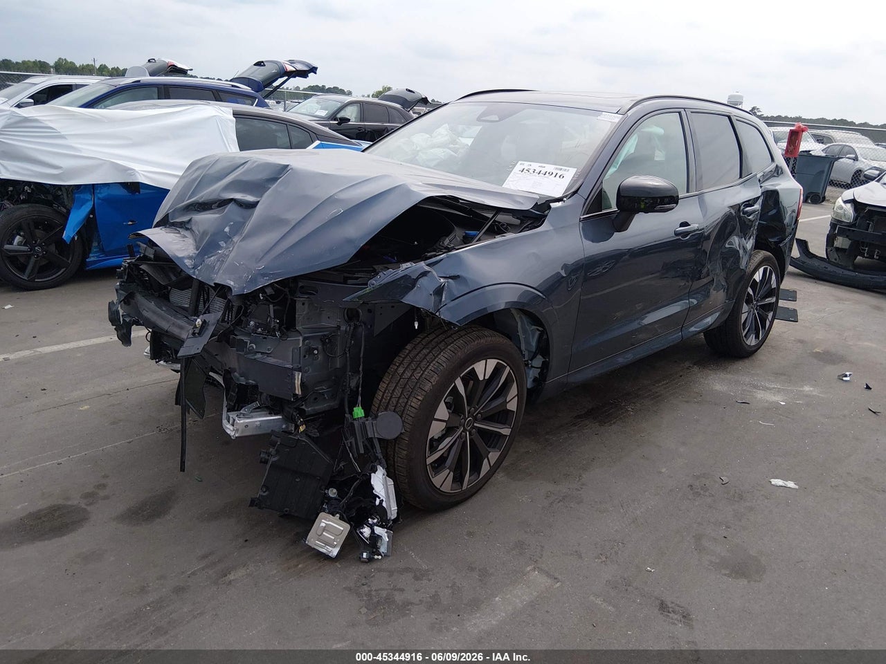2026 VOLVO XC60 B5 PLUS · 2/11