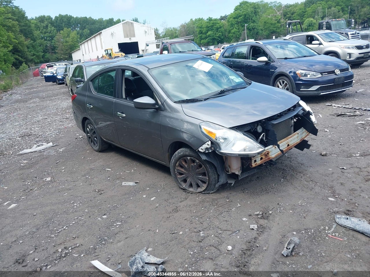3N1CN7AP8HL****** · 2017 NISSAN VERSA 1.6 SV