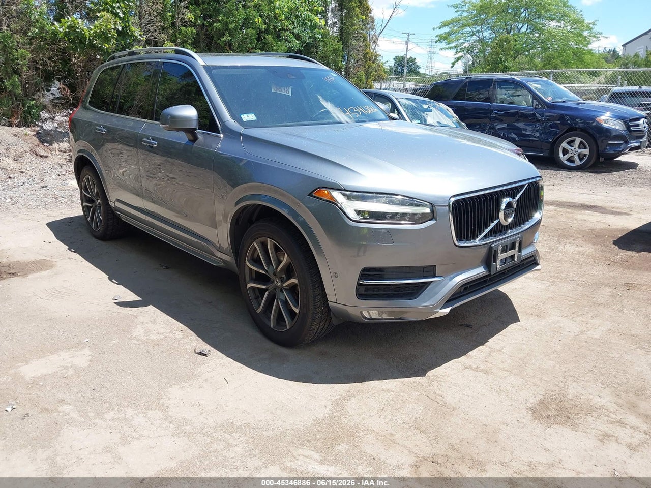 YV4A22PK9H1****** · 2017 VOLVO XC90 T6 MOMENTUM