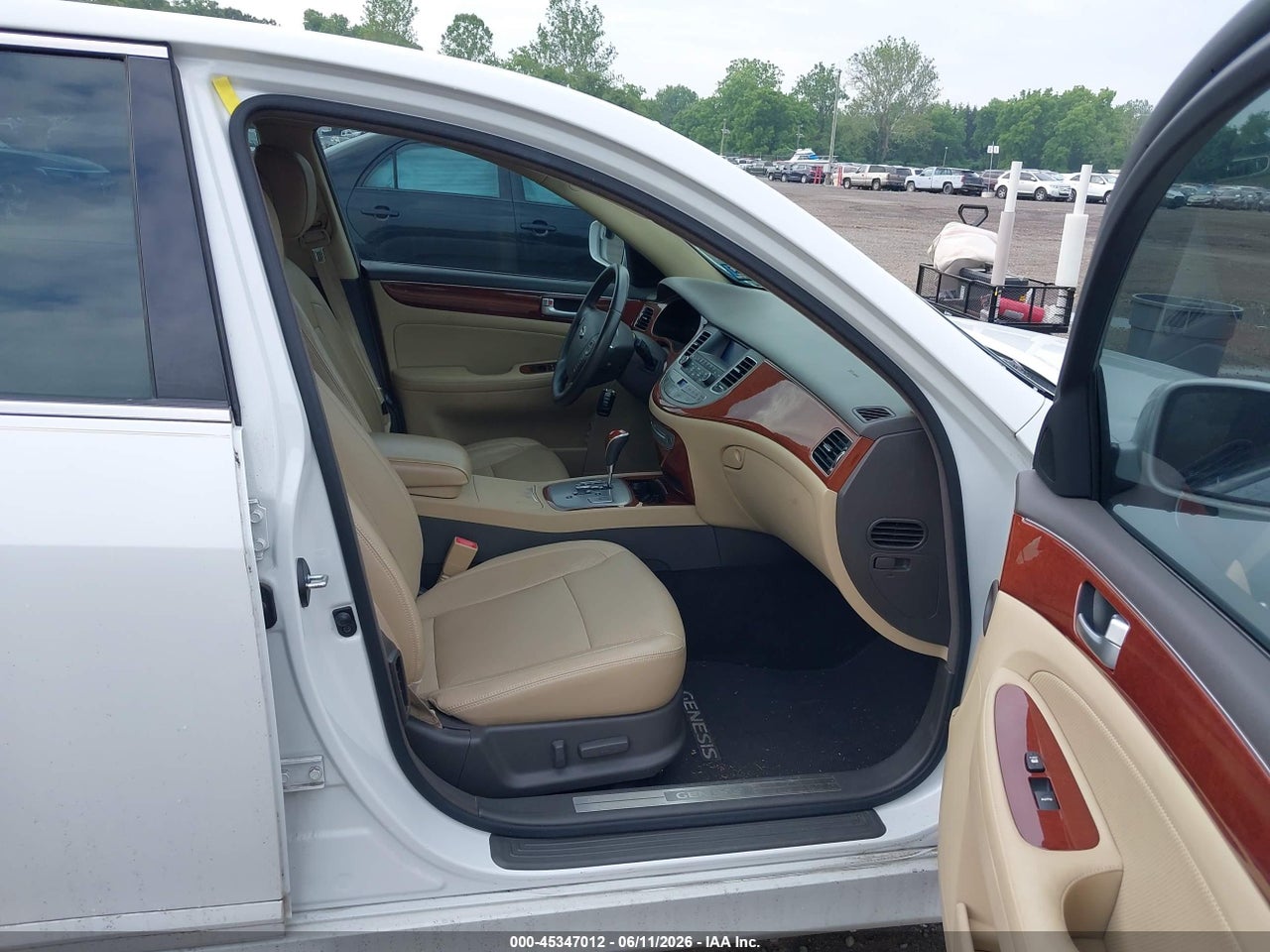 2013 HYUNDAI GENESIS 3.8 · 5/11
