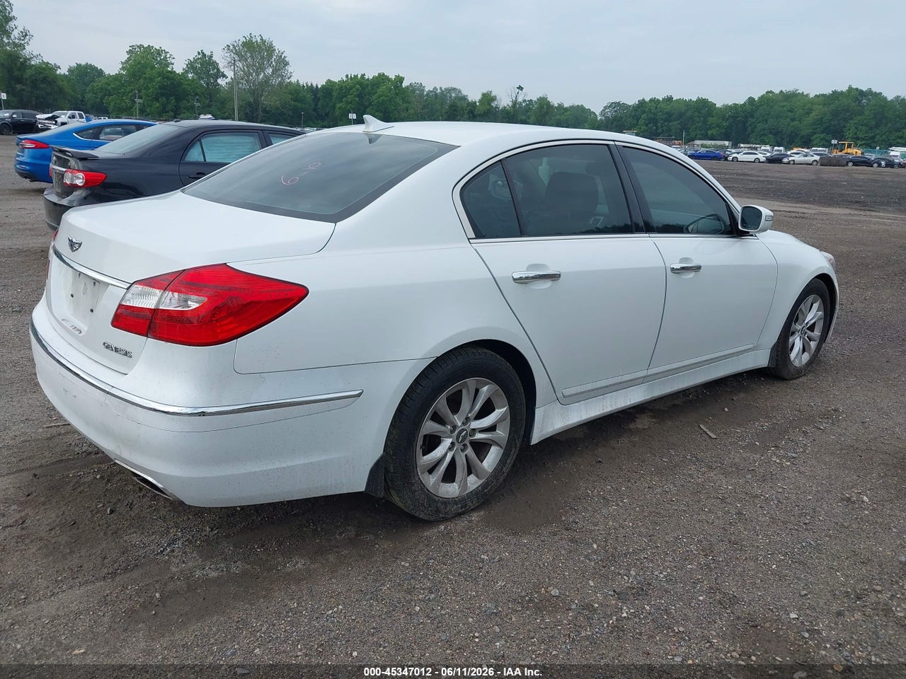 2013 HYUNDAI GENESIS 3.8 · 4/11