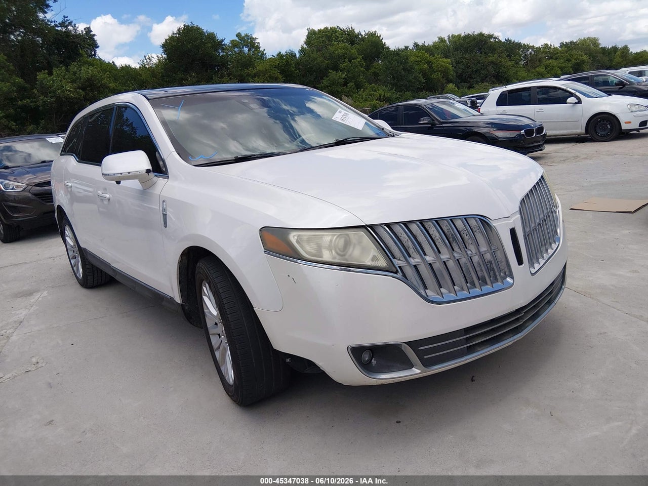 2LMHJ5FR5BB****** · 2011 LINCOLN MKT