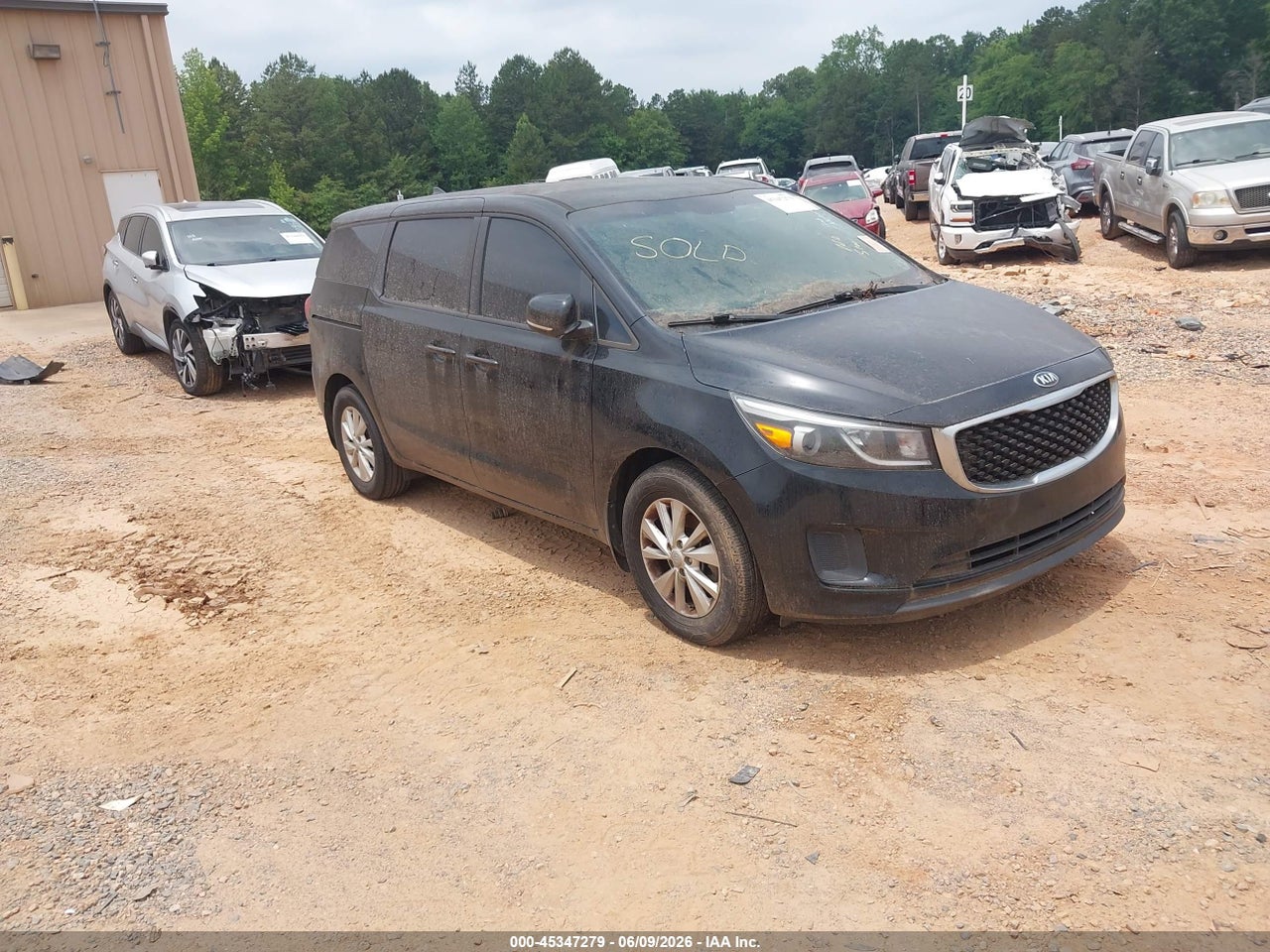 KNDMA5C14H6****** · 2017 KIA SEDONA L