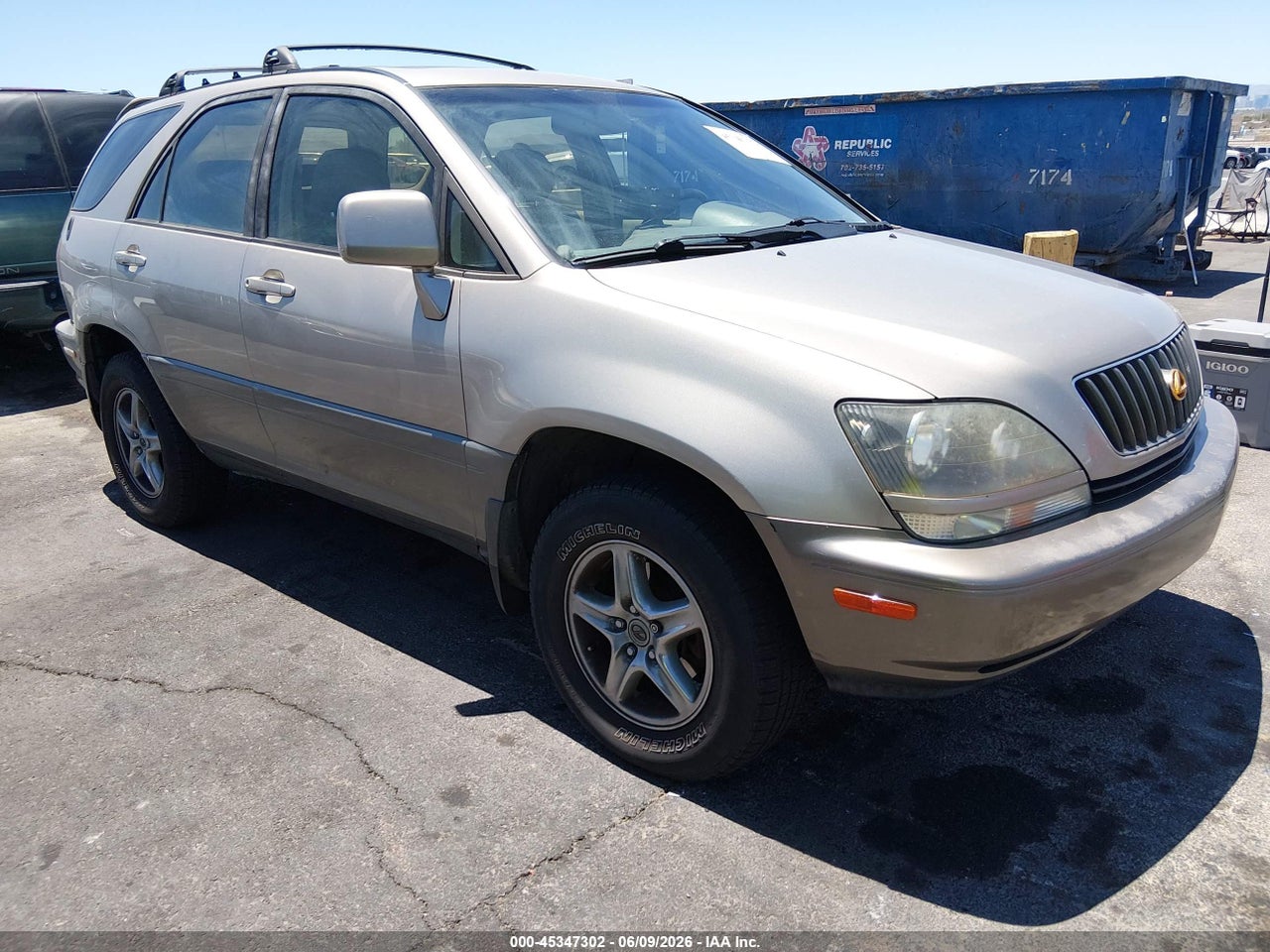 JT6HF10U4X0****** · 1999 LEXUS RX 300