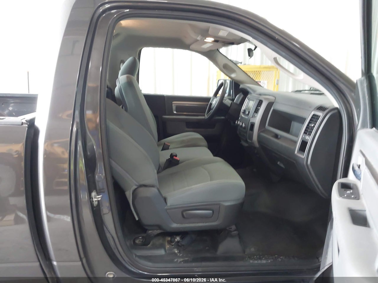 2019 RAM 1500 CLASSIC TRADESMAN  4X2 8' BOX · 5/11
