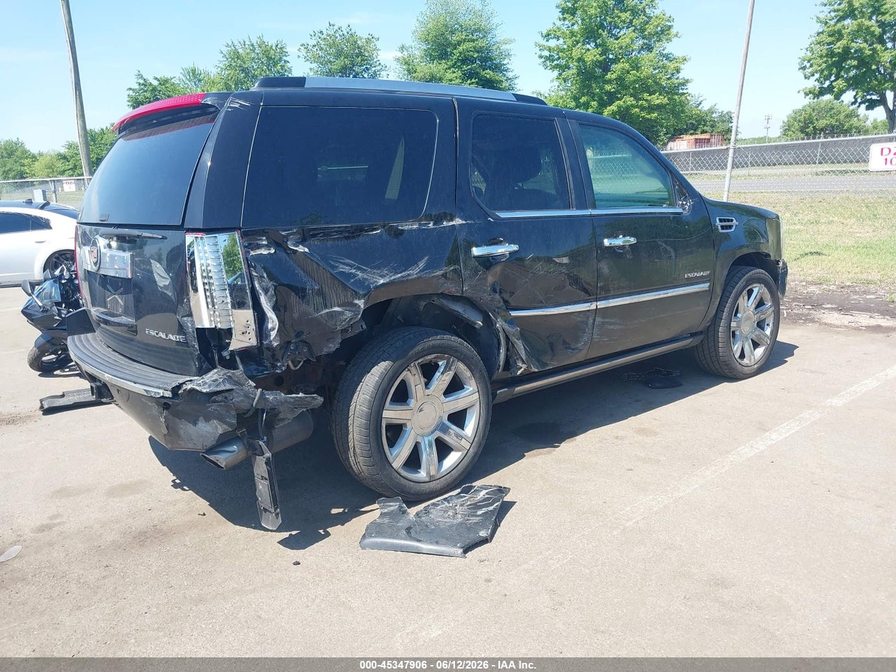 2011 CADILLAC ESCALADE PREMIUM · 4/11