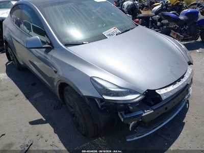 7SAYGDEEXRA****** · 2024 TESLA MODEL Y LONG RANGE DUAL MOTOR ALL-WHEEL DRIVE