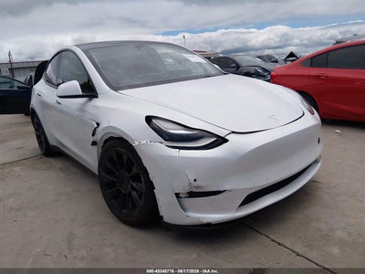 7SAYGDEE7NA****** · 2022 TESLA MODEL Y LONG RANGE DUAL MOTOR ALL-WHEEL DRIVE